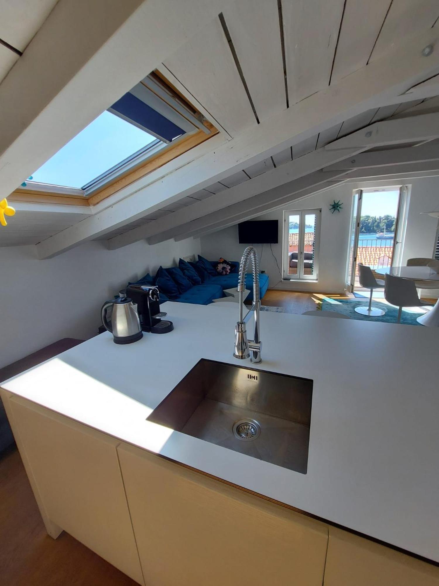 Apartamento Beautiful Sunsets Over The Roofs Of Rovinj Exterior foto
