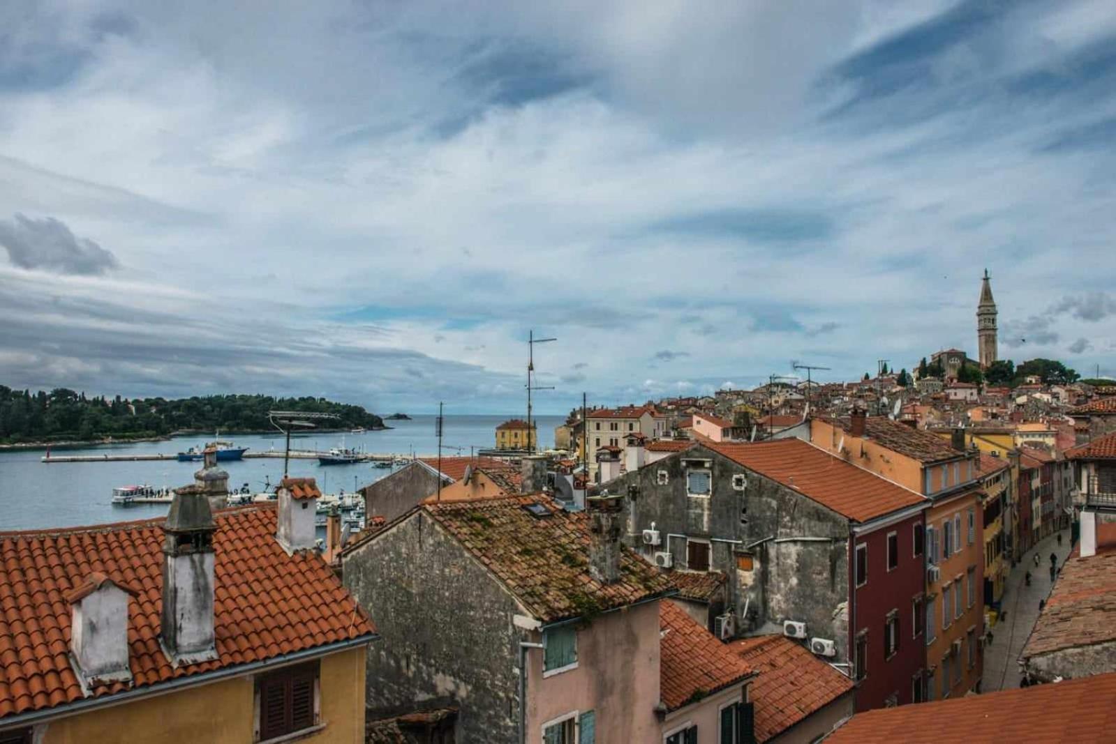 Apartamento Beautiful Sunsets Over The Roofs Of Rovinj Exterior foto