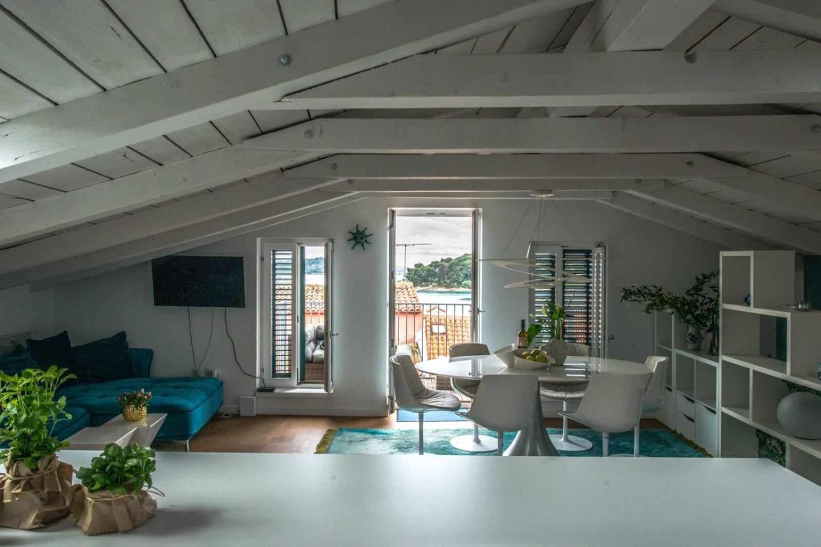 Apartamento Beautiful Sunsets Over The Roofs Of Rovinj Exterior foto