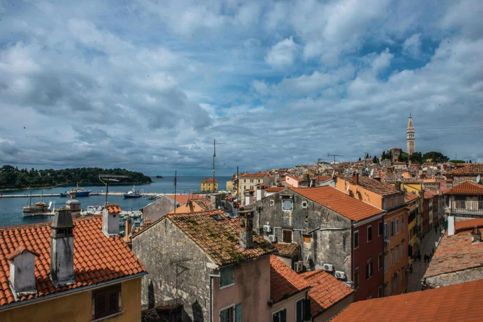 Apartamento Beautiful Sunsets Over The Roofs Of Rovinj Exterior foto